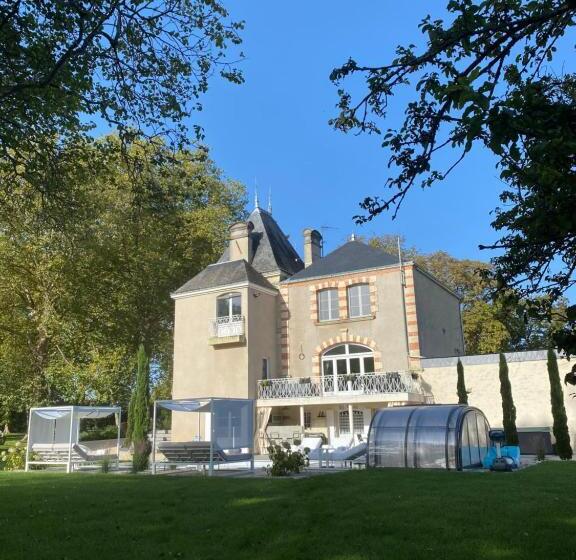 Bed and Breakfast Château Du Beugnon
