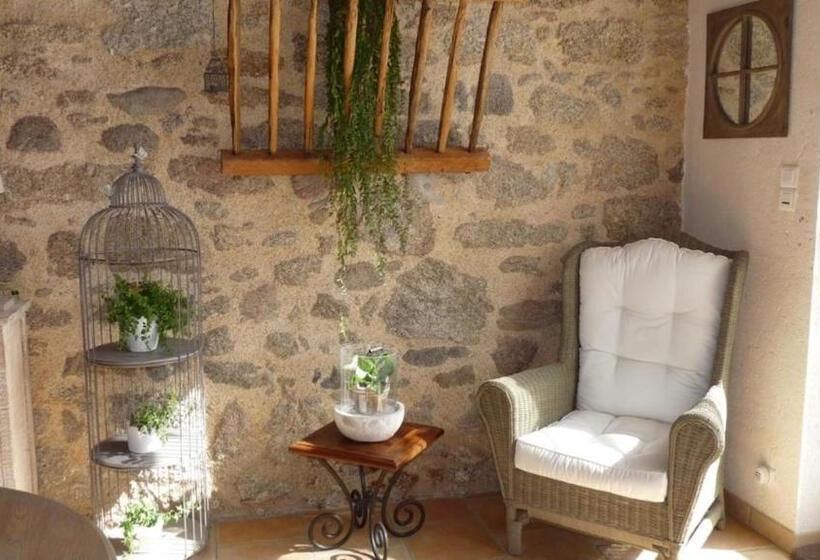 مبيت وإفطار Domaine De La Ménie