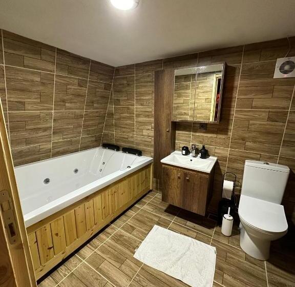 مبيت وإفطار Gardan Bungalov