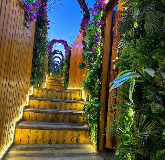 مبيت وإفطار Gardan Bungalov