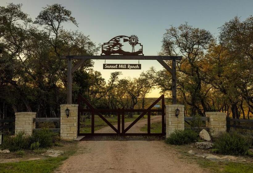 Bed and Breakfast Inn At Sunset Mill Ranch