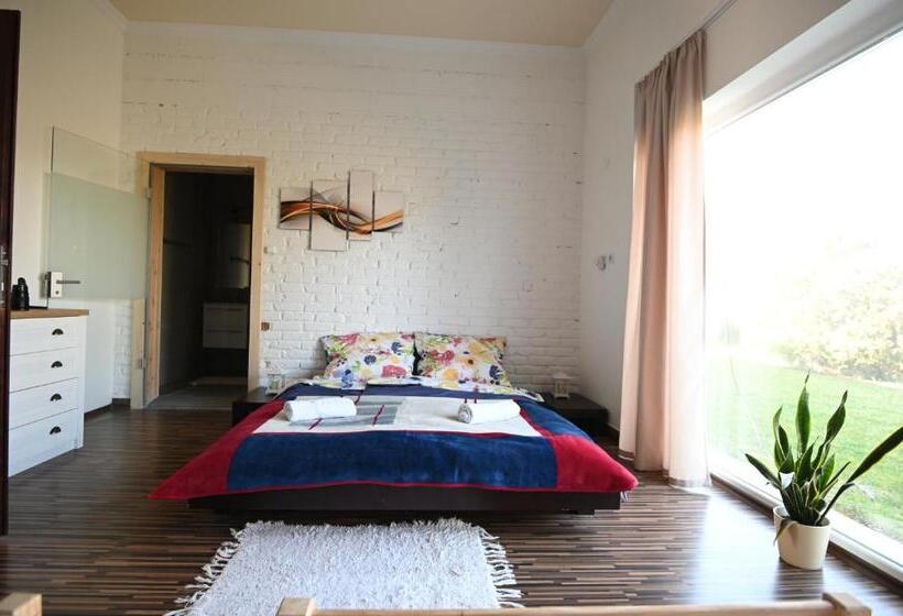 צימר Julianna Vendégház étterem, Rendezvényhelyszín és Szállás