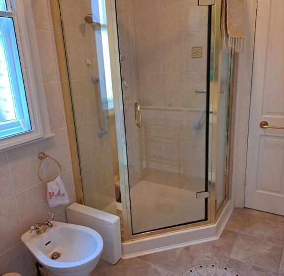 ベッドアンドブレックファースト Lloyds Penthouse