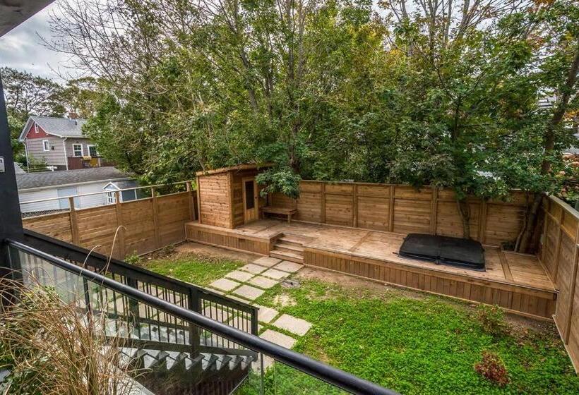 住宿加早餐 Luxury Bnb Halifax Rooftop The Sunrise Room