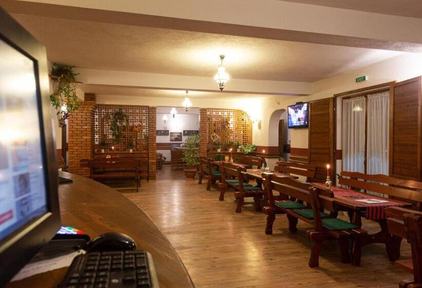 住宿加早餐  Pensiunea Si Restaurant Erdo