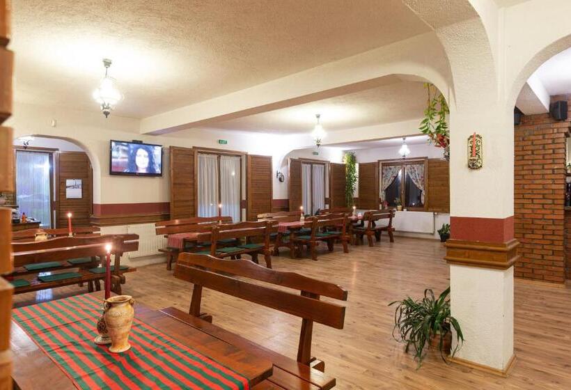 צימר Pensiunea Si Restaurant Erdo