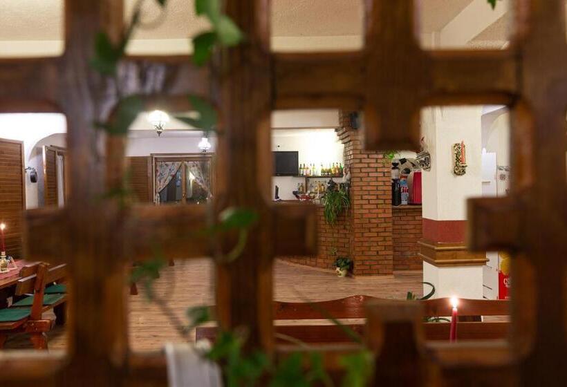 住宿加早餐  Pensiunea Si Restaurant Erdo