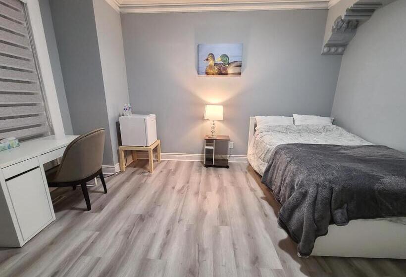 مبيت وإفطار Downtown Ottawa Spacious Room Accommodation