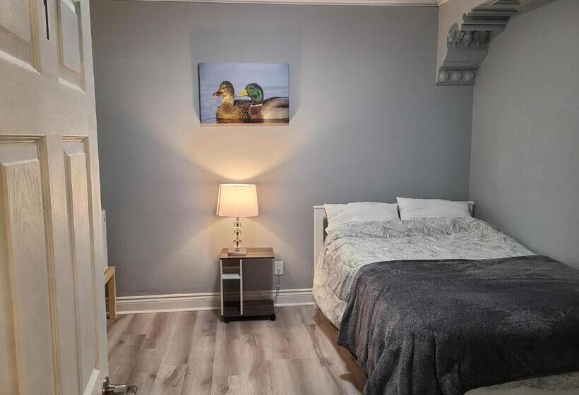 مبيت وإفطار Downtown Ottawa Spacious Room Accommodation