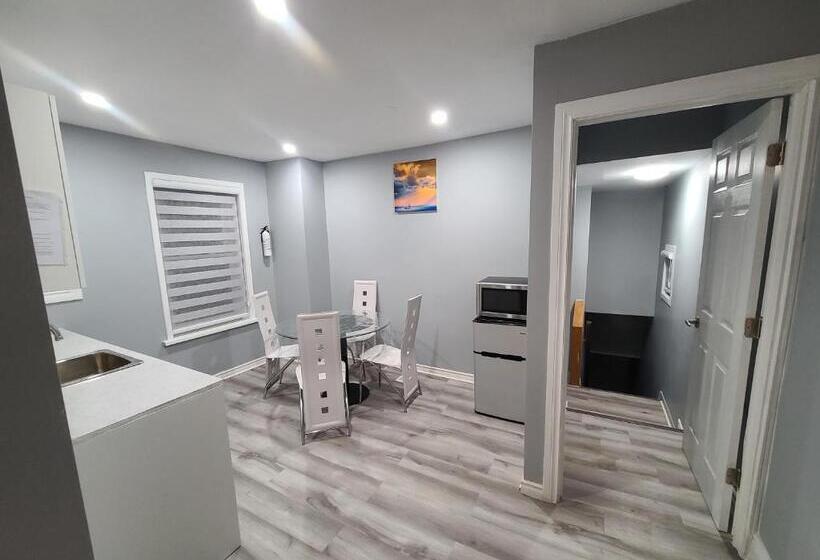 ベッドアンドブレックファースト Downtown Ottawa Spacious Room Accommodation