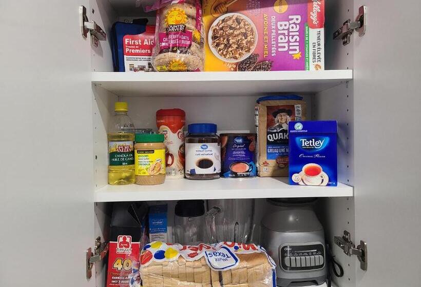 مبيت وإفطار Downtown Ottawa Spacious Room Accommodation