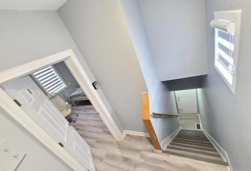 ベッドアンドブレックファースト Downtown Ottawa Spacious Room Accommodation