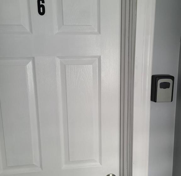 مبيت وإفطار Downtown Ottawa Spacious Room Accommodation