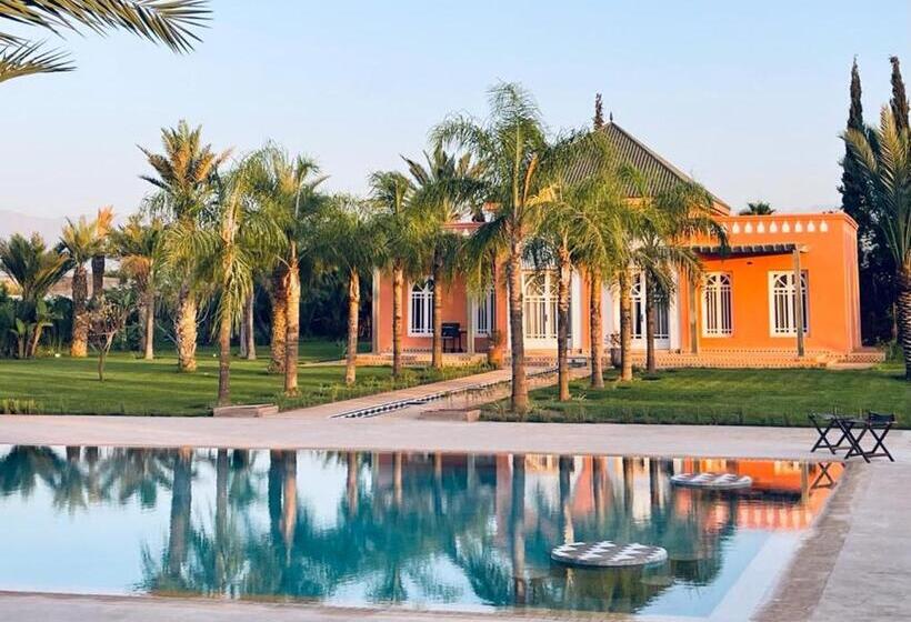 تختخواب و صبحانه The Levantine