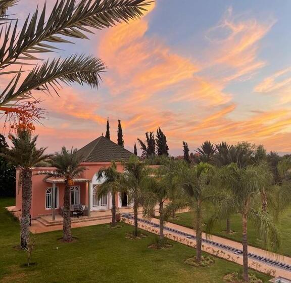 تختخواب و صبحانه The Levantine