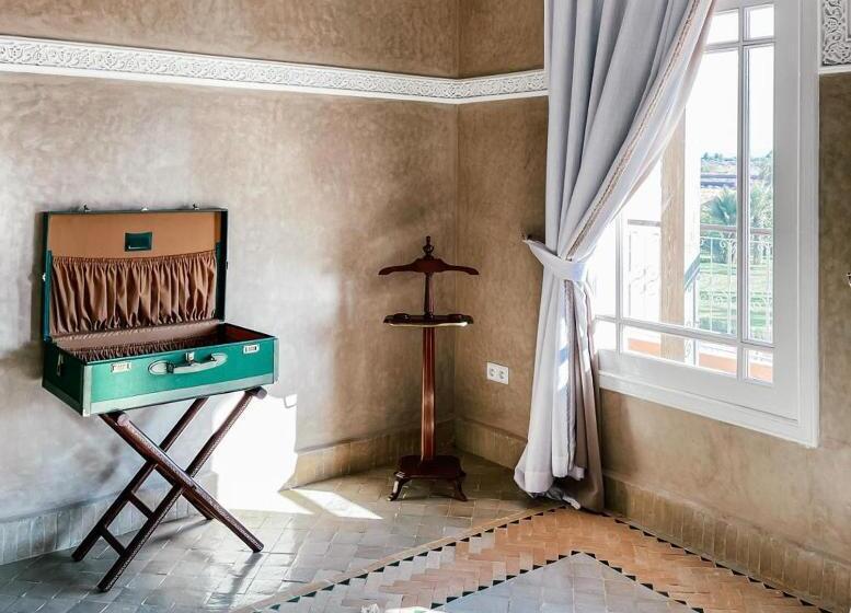 تختخواب و صبحانه The Levantine