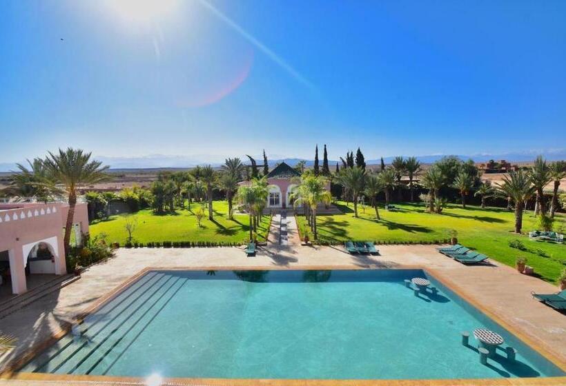 تختخواب و صبحانه The Levantine