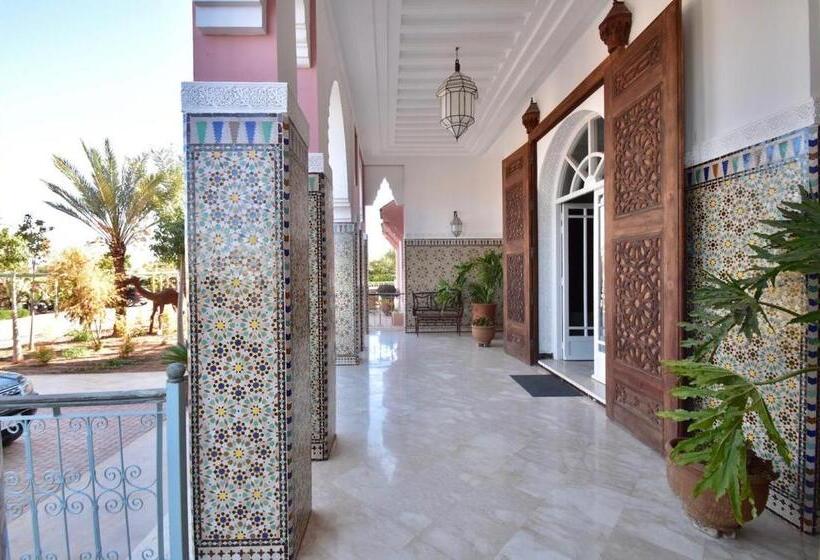 تختخواب و صبحانه The Levantine