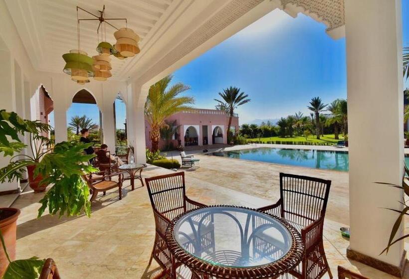 تختخواب و صبحانه The Levantine