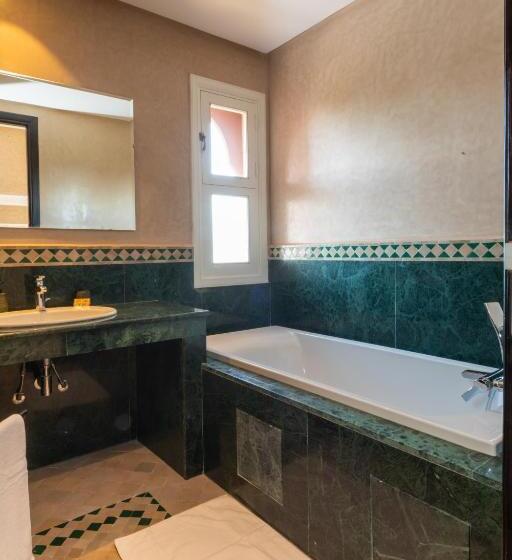 تختخواب و صبحانه The Levantine