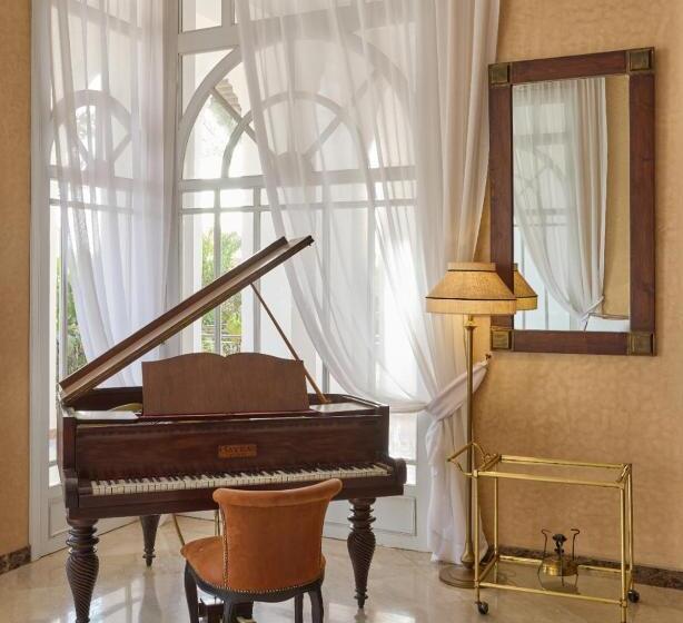 تختخواب و صبحانه The Levantine