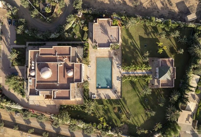 تختخواب و صبحانه The Levantine