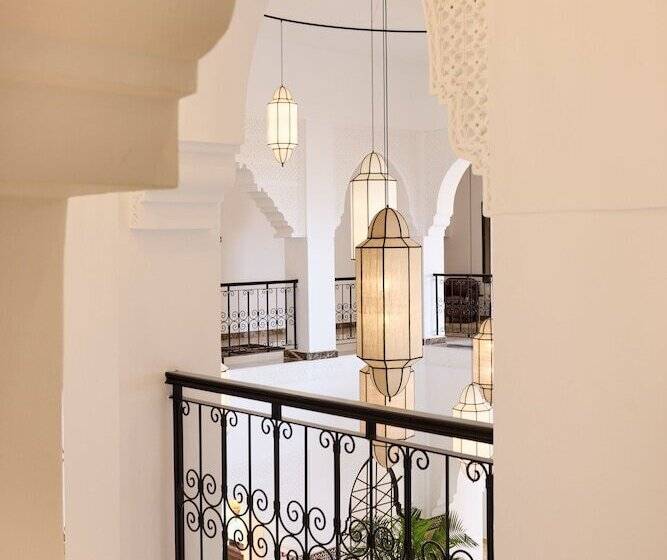 تختخواب و صبحانه The Levantine