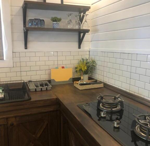 Bed and Breakfast The White House On Bunaken