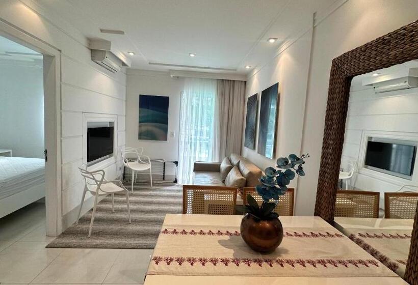 Boulevard Riviera Flat