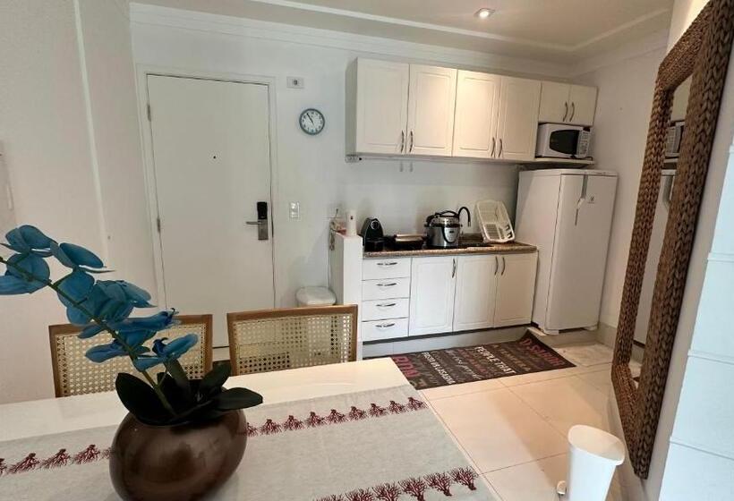 Boulevard Riviera Flat