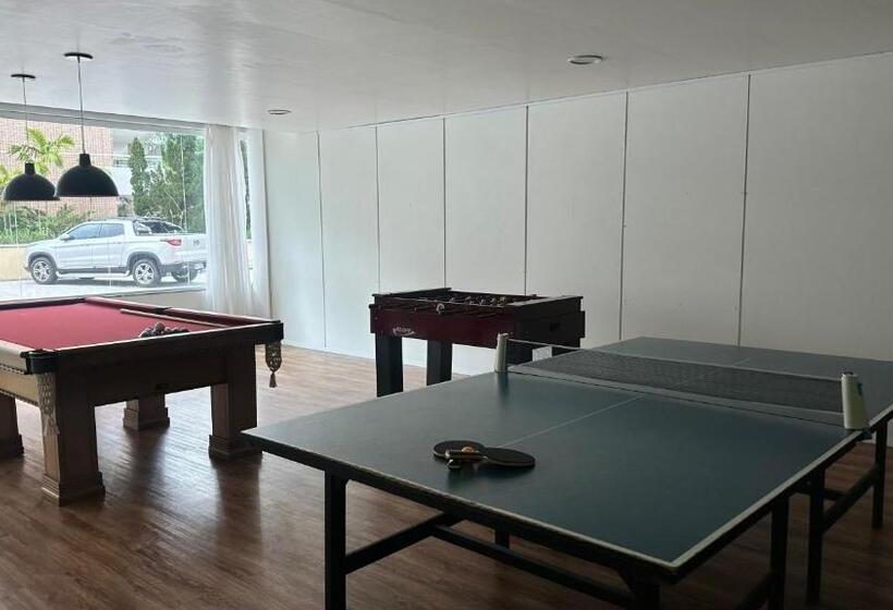 Boulevard Riviera Flat