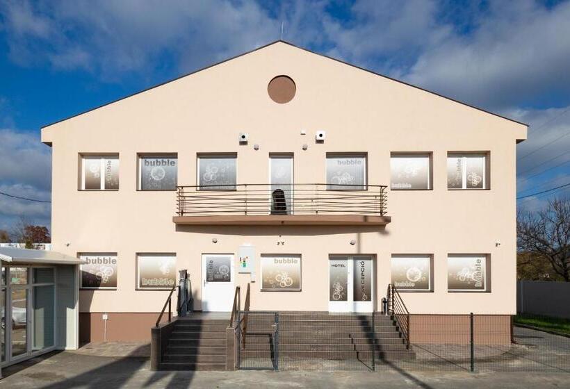 Bubble Hotel és Rendezvényközpont