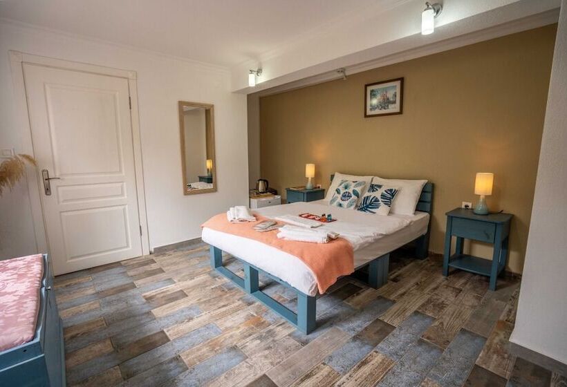 Cunda Ada Kızı Otel