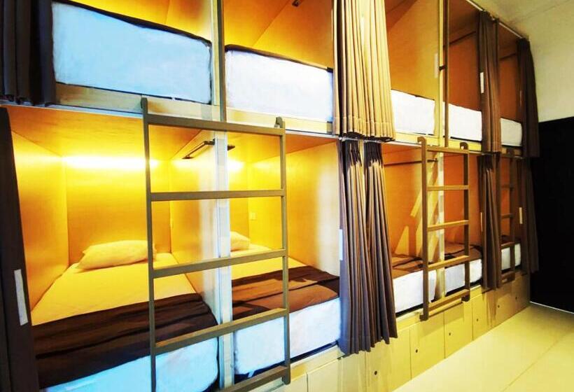 Fora Capsule Hostel Tuban Kuta Bali