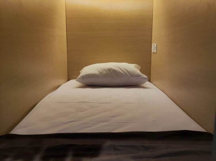 Fora Capsule Hostel Tuban Kuta Bali