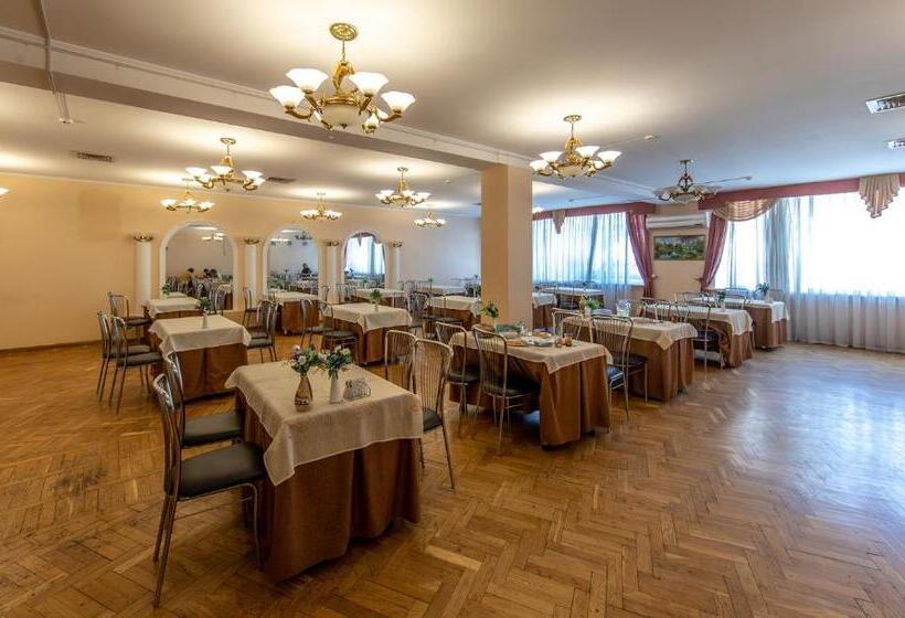 هتل біла акація