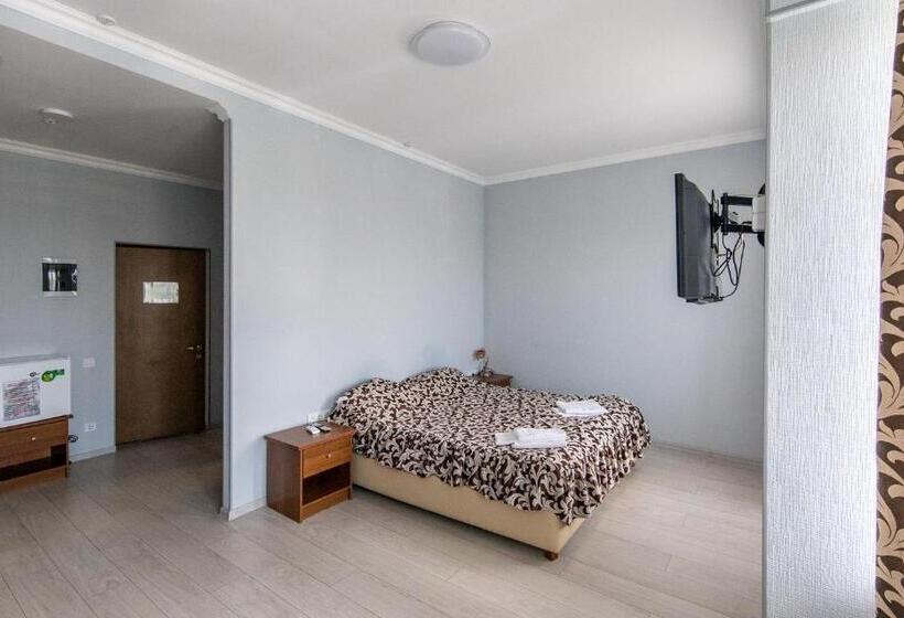 هتل біла акація