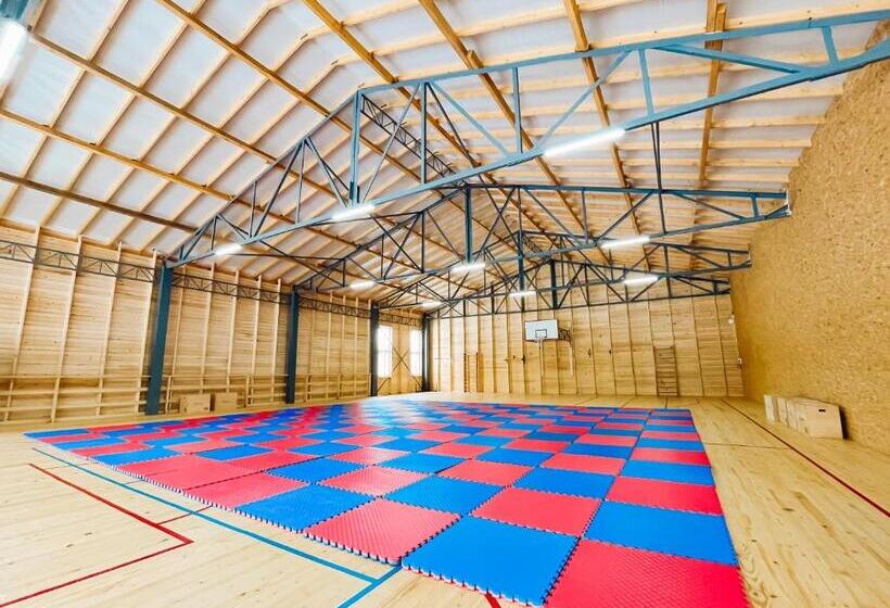 هتل парк готель там, де гори..