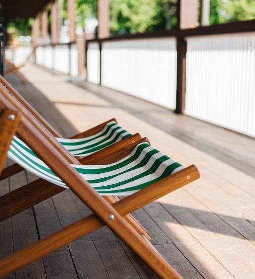 هتل парк готель там, де гори..