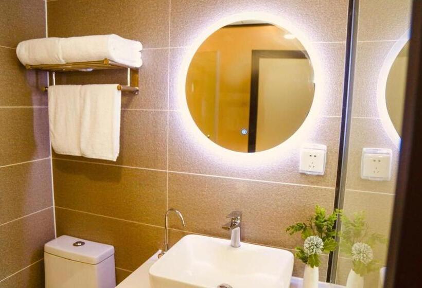 Hotel 银座佳驿（潍坊寒亭高铁北站店）