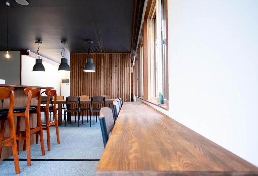 בית מלון כפרי ロッヂモントゼー