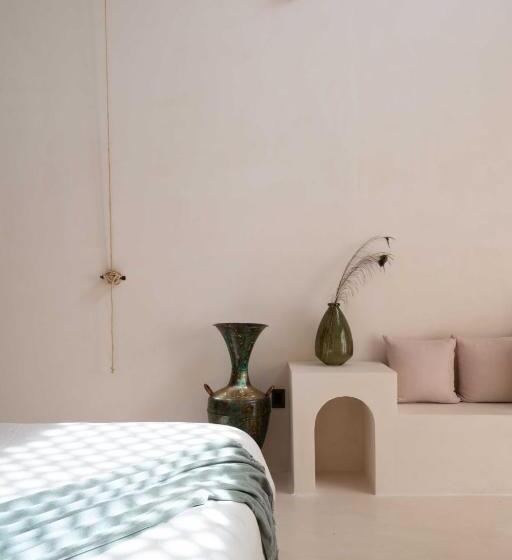 هتل Anat Tantric Boutique