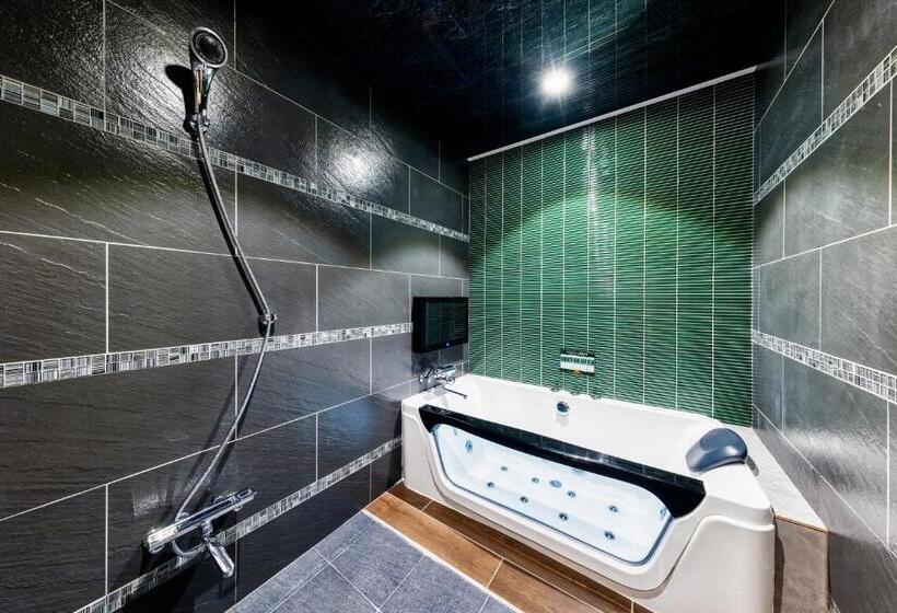 酒店 Artia Dinosaur Hirakata  Adult Only