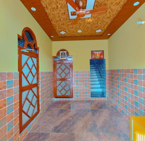 ホテル Ayodhya Residency 5 Min Walking From Ram Janmabhoomi