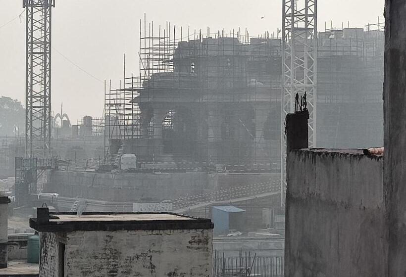 ホテル Ayodhya Residency 5 Min Walking From Ram Janmabhoomi