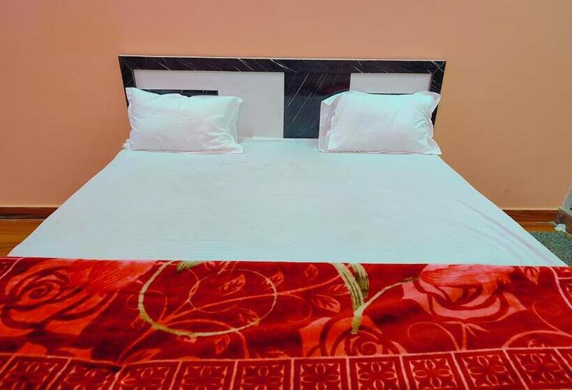 ホテル Ayodhya Residency 5 Min Walking From Ram Janmabhoomi