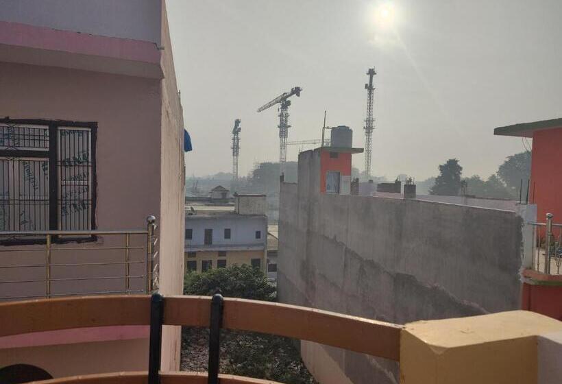 ホテル Ayodhya Residency 5 Min Walking From Ram Janmabhoomi