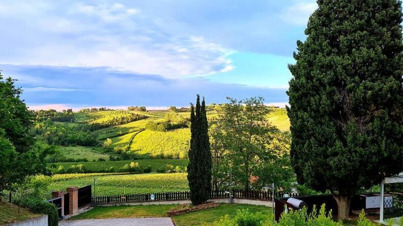 ホテル Azienda Agricola Biologica Le Lucciole