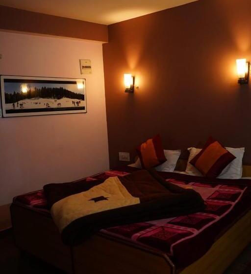 فندق Chail Alone Inn