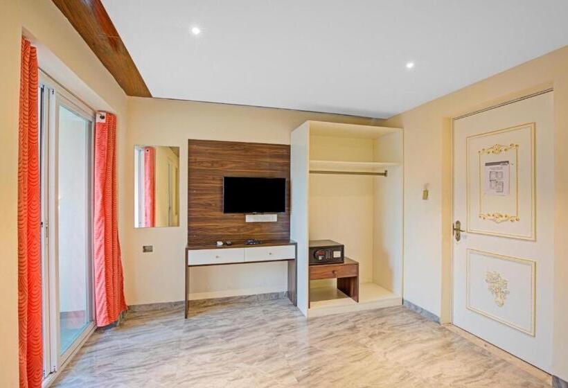 Отель Collection O White House